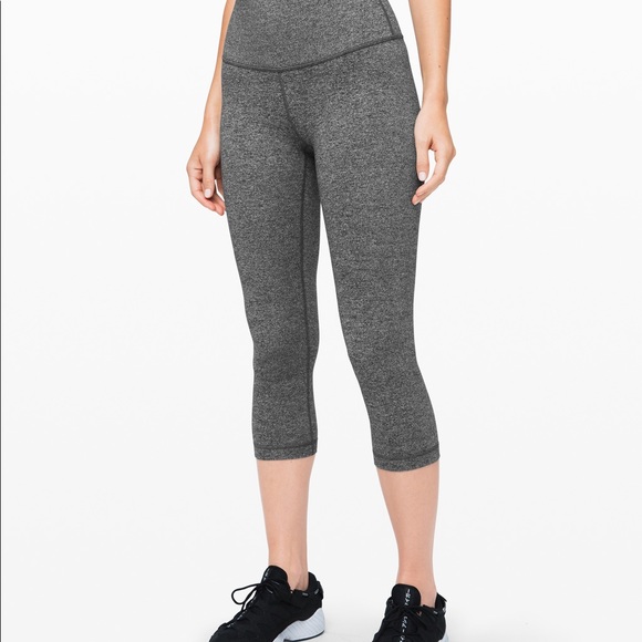 lululemon athletica Pants - Lululemon Wunder Under Crop, sz 2